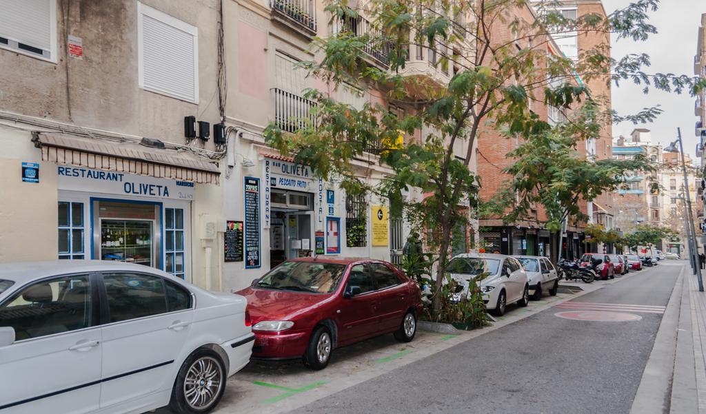 Hostal Oliveta Barcelona Bagian luar foto